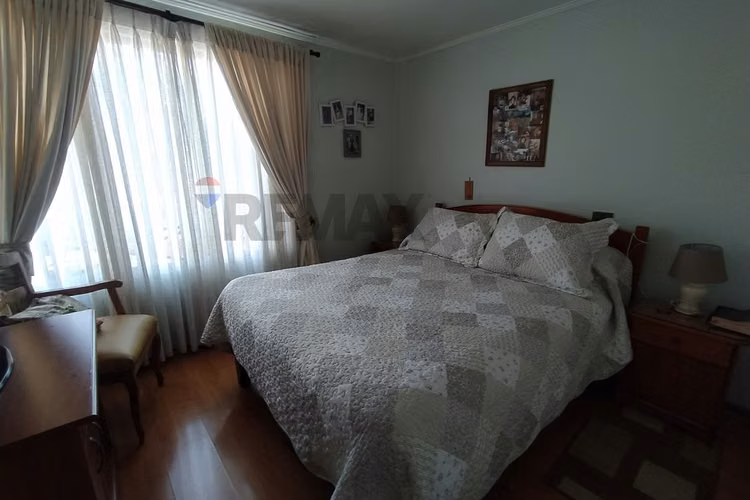 "casa de ensueño en el monte: 4d/4b y quincho"