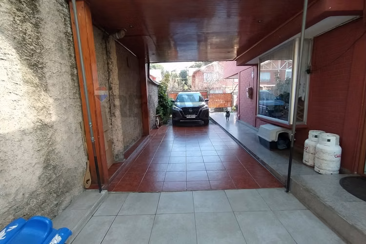 "casa de ensueño en el monte: 4d/4b y quincho"