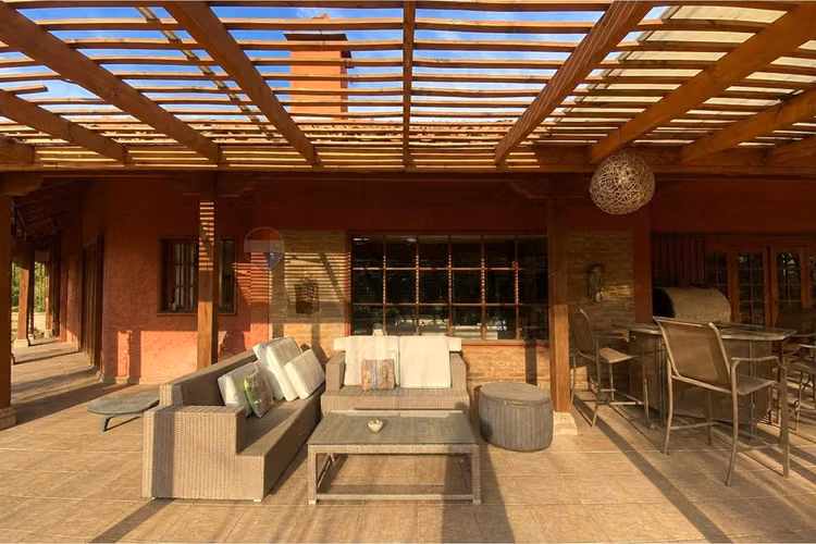 Tu hogar y pacela en las montañas de angostura