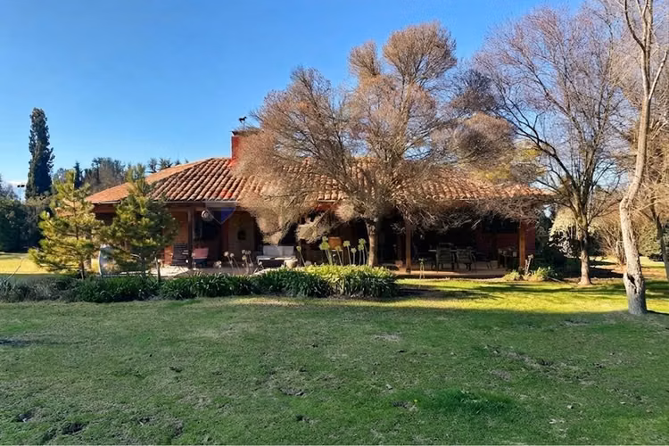 Tu hogar y pacela en las montañas de angostura