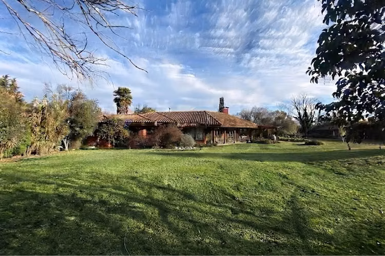 Tu hogar y pacela en las montañas de angostura