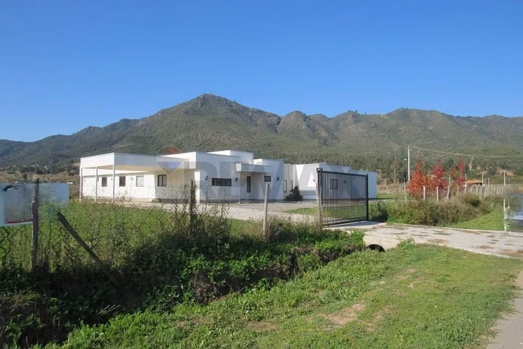 Casa de campo en venta: tranquilidad en curicó
