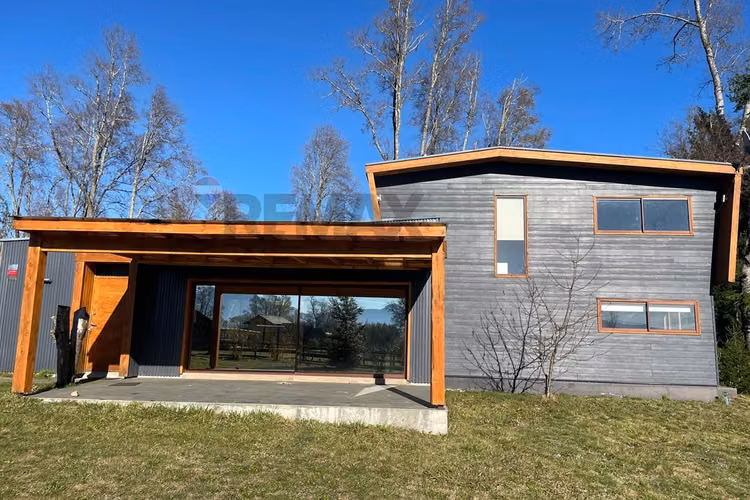 Venta casa pucon -villarrica vista al volcán.