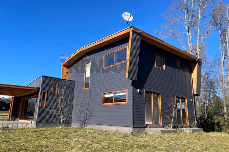 Venta casa pucon -villarrica vista al volcán.