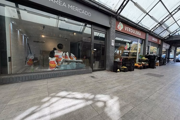 Local comercial doble con 2 pisos las pataguas