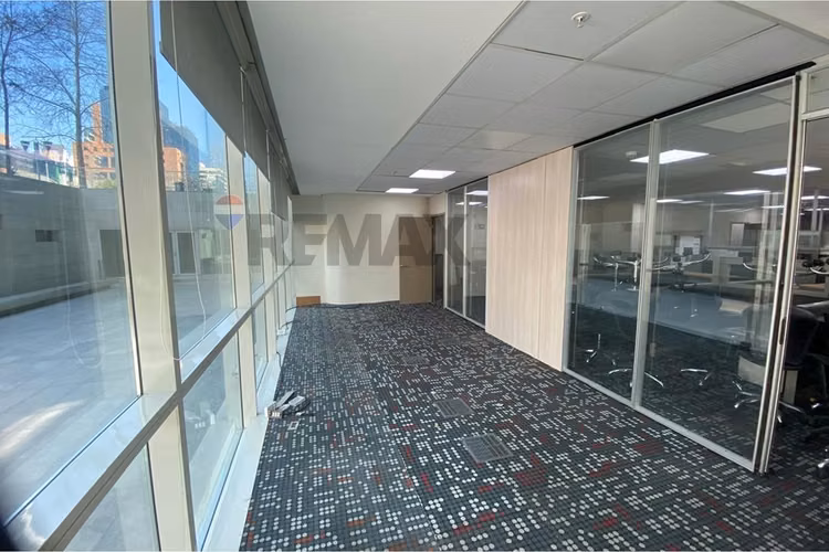 Oficina amoblada 352 mts2 isidora goyenechea