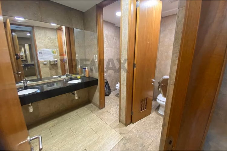 Oficina amoblada 352 mts2 isidora goyenechea