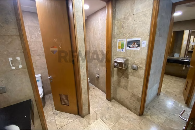 Oficina amoblada 352 mts2 isidora goyenechea