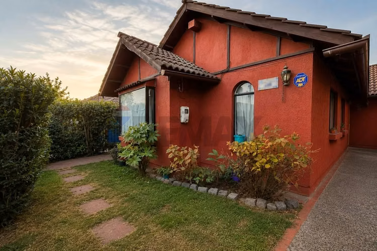 Casa 4d+2b en portal de la viña, condominio