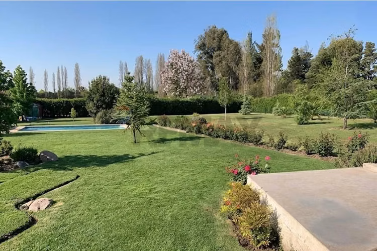 Casa de 1 piso en condominio de chicureo