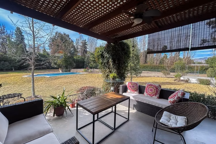 Casa de 1 piso en condominio de chicureo
