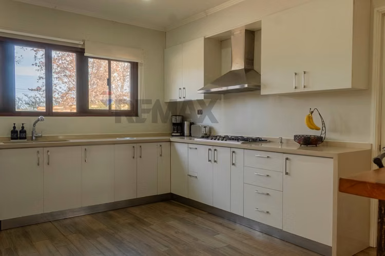 Casa de 1 piso en condominio de chicureo