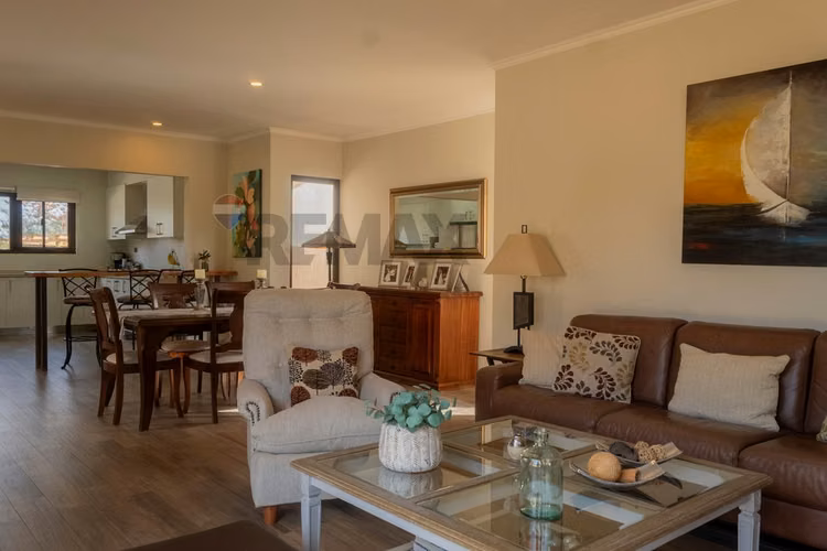 Casa de 1 piso en condominio de chicureo