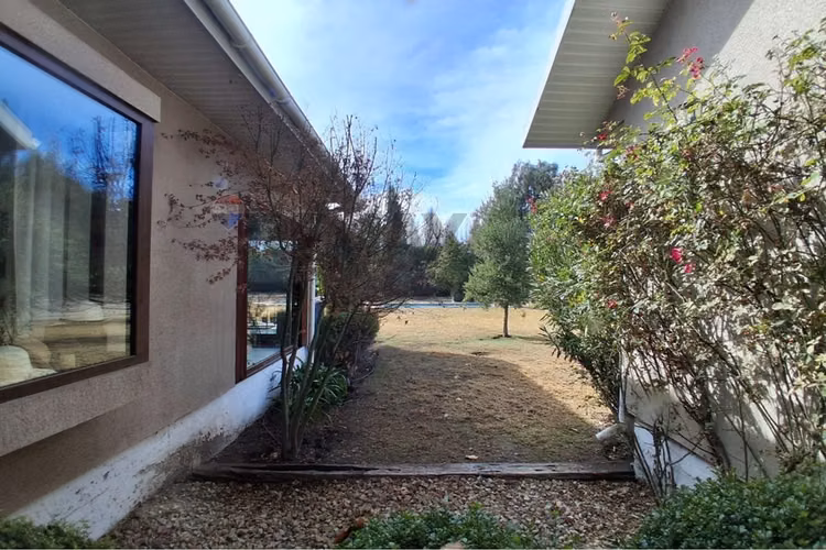 Casa de 1 piso en condominio de chicureo