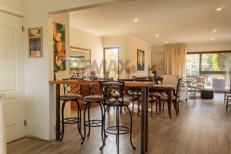 Casa de 1 piso en condominio de chicureo