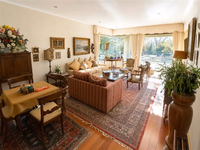 Departamento en venta de 5 dorm. en Las Condes