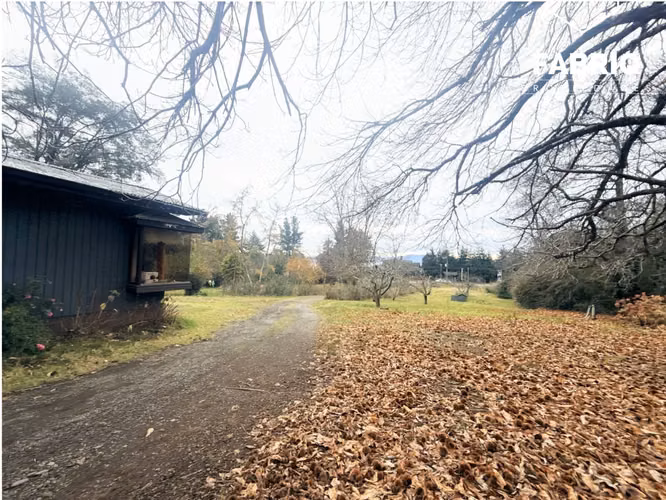 SE VENDE TERRENO CON POSIBILIDADES COMERICALES CAMINO VILLARRICA – PUCON