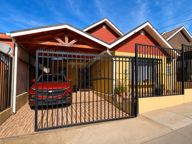 Hermosa casa de 3 dormitorios + sala de estar en exclusivo sector Reserva de Peñablanca - Imagen 2