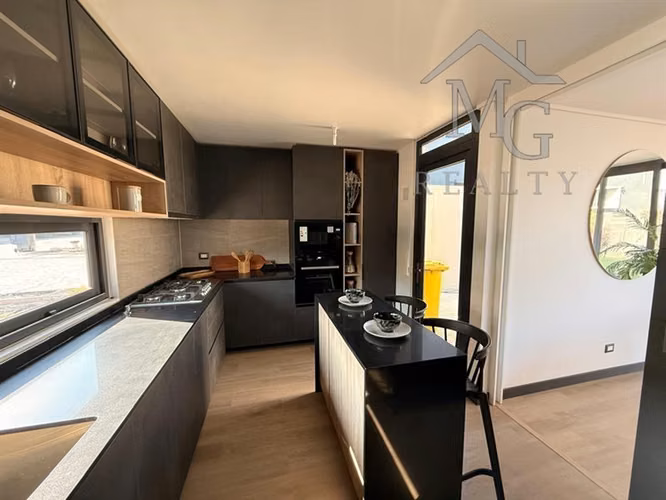Casa en venta de 3 dorm + estar ampliable y terrazaen Colina