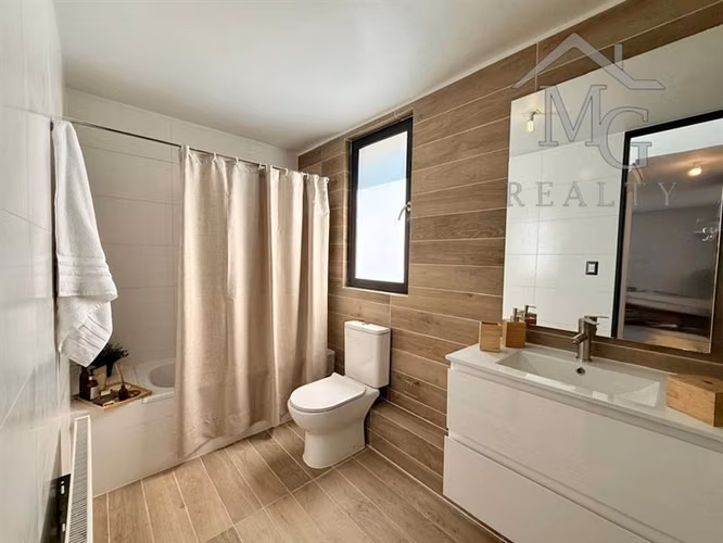 Casa en venta de 3 dorm + estar ampliable y terrazaen Colina