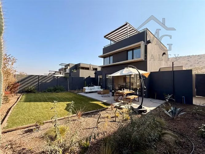 Casa en venta de 3 dorm + estar ampliable y terrazaen Colina