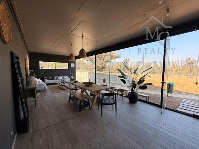 Casa en venta de 3 dorm + estar ampliable y terrazaen Colina