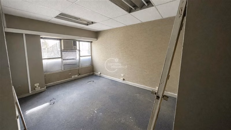 Local Comercial en arriendo en Santiago, Metro Santa Lucía - Imagen 11