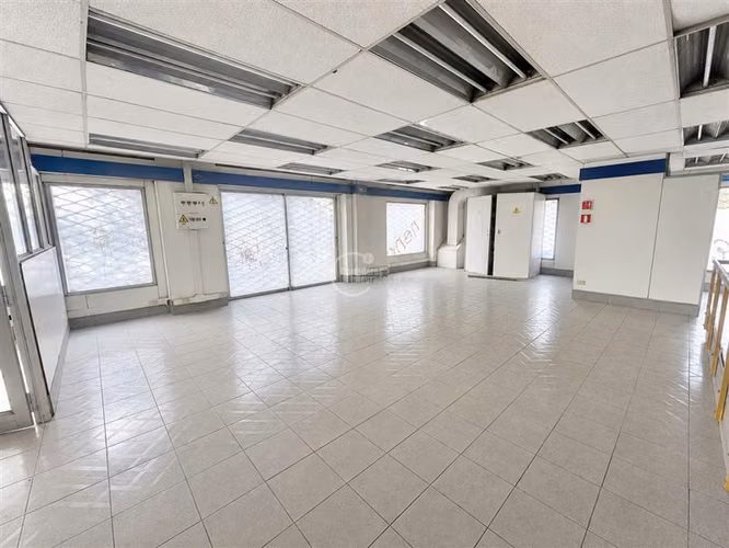 Local Comercial en arriendo en Santiago, Metro Santa Lucía - Imagen 5