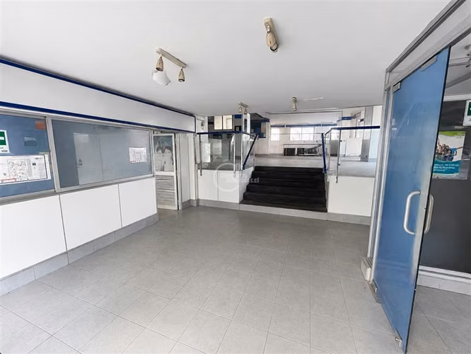 Local Comercial en arriendo en Santiago, Metro Santa Lucía - Imagen 2