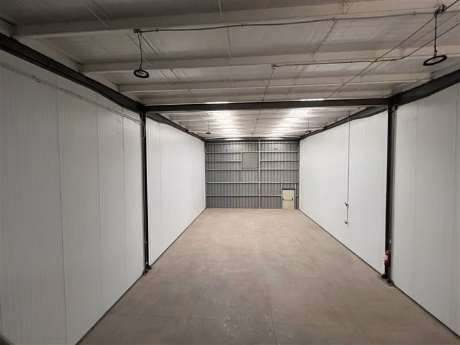 Bodega, sala de venta y oficina en arriendo en Renca