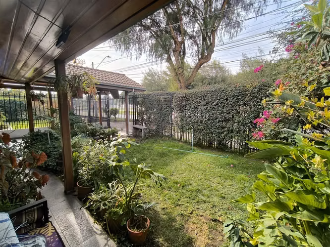 Casa en venta de 3 dorm. en Maipú pajaritos