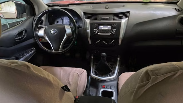 Nissan NP300 (LIBERADA) 4x4 año 2019 motor 2.3 modelo SE MT 4