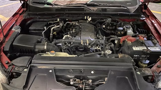 Nissan NP300 (LIBERADA) 4x4 año 2019 motor 2.3 modelo SE MT 4