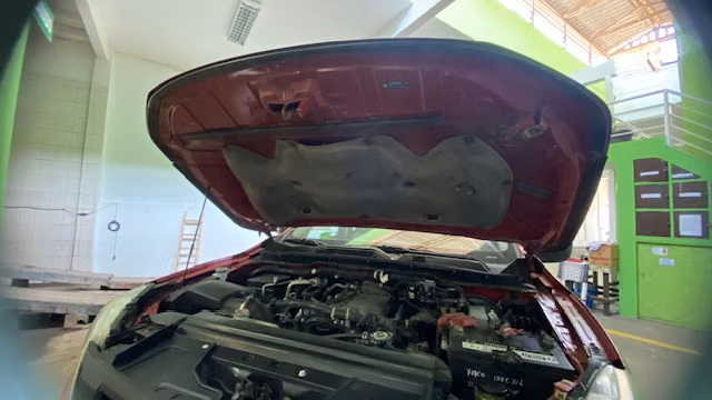 Nissan NP300 (LIBERADA) 4x4 año 2019 motor 2.3 modelo SE MT 4
