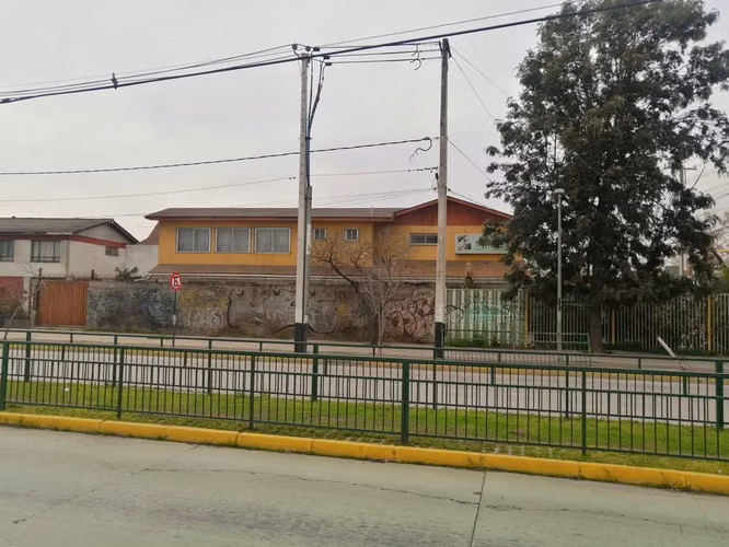Amplia Casa en Venta en Maipú | Ideal para Vivienda o Comercio - Imagen 2