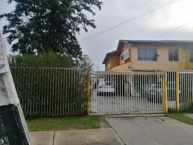 Amplia Casa en Venta en Maipú | Ideal para Vivienda o Comercio
