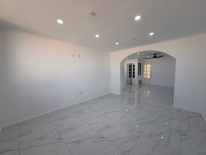 Se Arrienda Amplia Casa, Excelente Conectividad (174789)