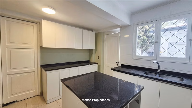 Casa en arriendo de 5D 3B Piscina y depto. interior Ñuñoa