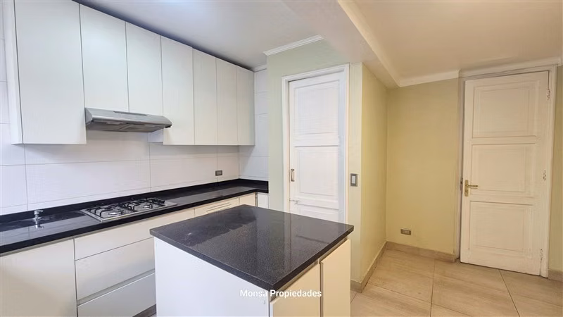 Casa en arriendo de 5D 3B Piscina y depto. interior Ñuñoa