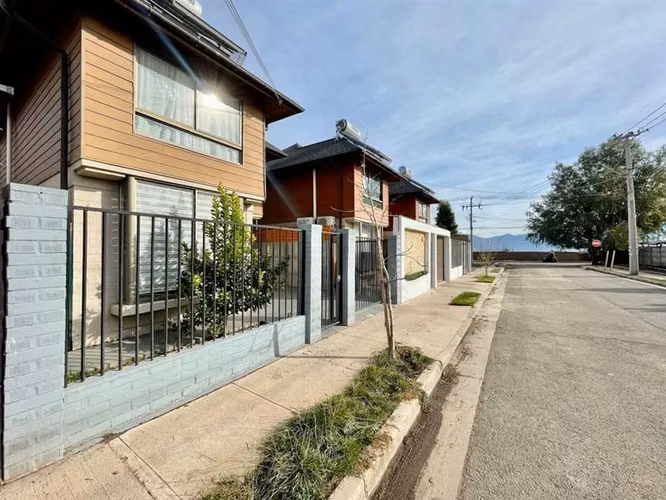 Casa en venta de 3 dorm. en Los Andes