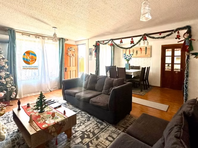 Casa en venta ,4D+2B,Villa Los Aromos, Puente Alto