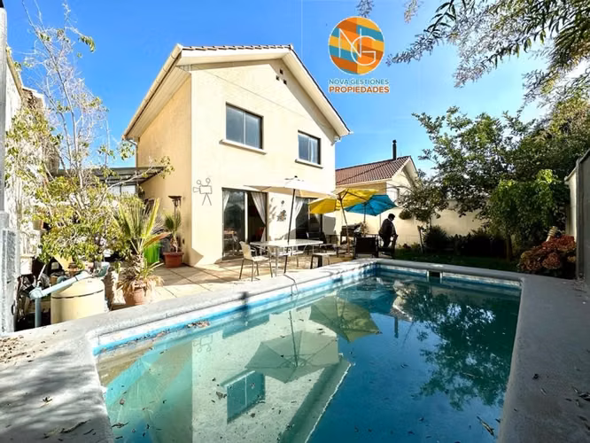 Casa Familiar, 4D+2B+piscina, La Florida