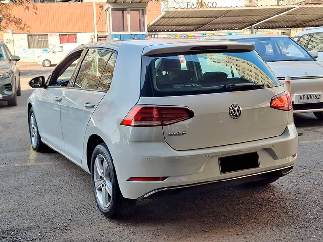 VOLKSWAGEN GOLF 2018