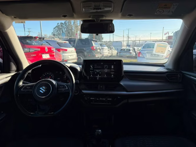 Suzuki Swift  1.2 GLX HYBRID 4X2 HB MT 5P 2025