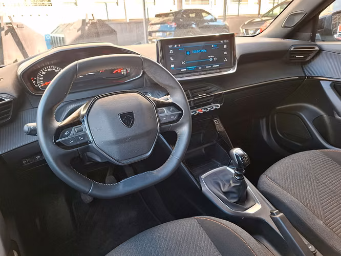 PEUGEOT 2008 2025