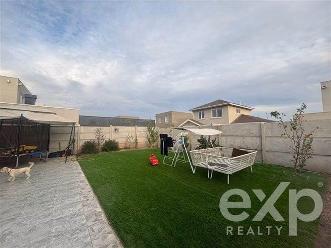 Casa en venta de 3D 3B en condiminio La Laguna Padre Hurtado