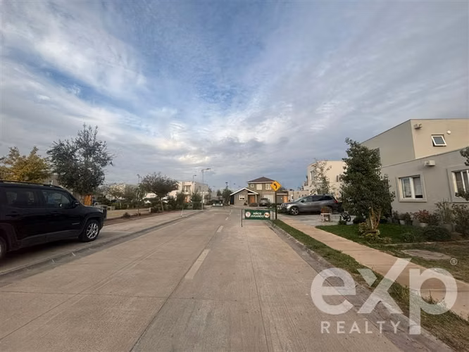 Casa en venta de 3D 3B en condiminio La Laguna Padre Hurtado