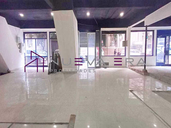 Locales Comerciales Desde 109 m²  en Morandé 285 (174852)