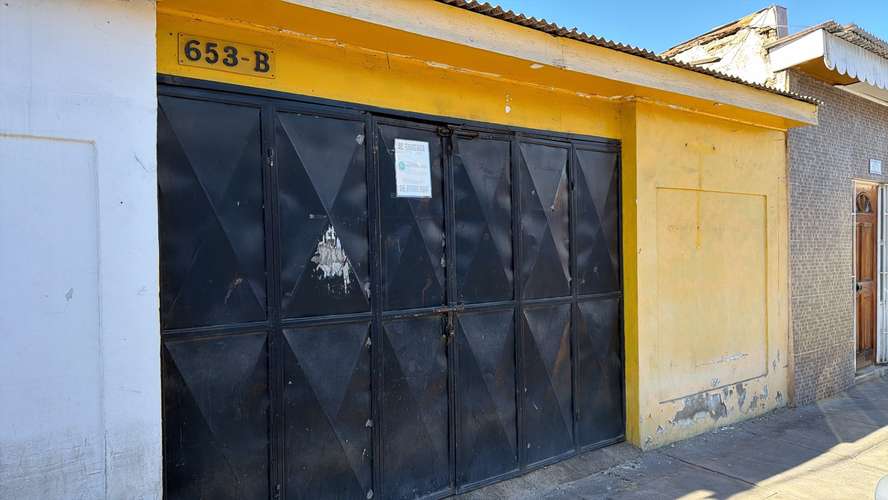 Local a la calle media cuadra Prat (174004)