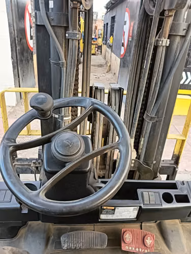 GRUA HORQUILLA ELECTRICA DE 5 TONELADAS, AÑO 2.021